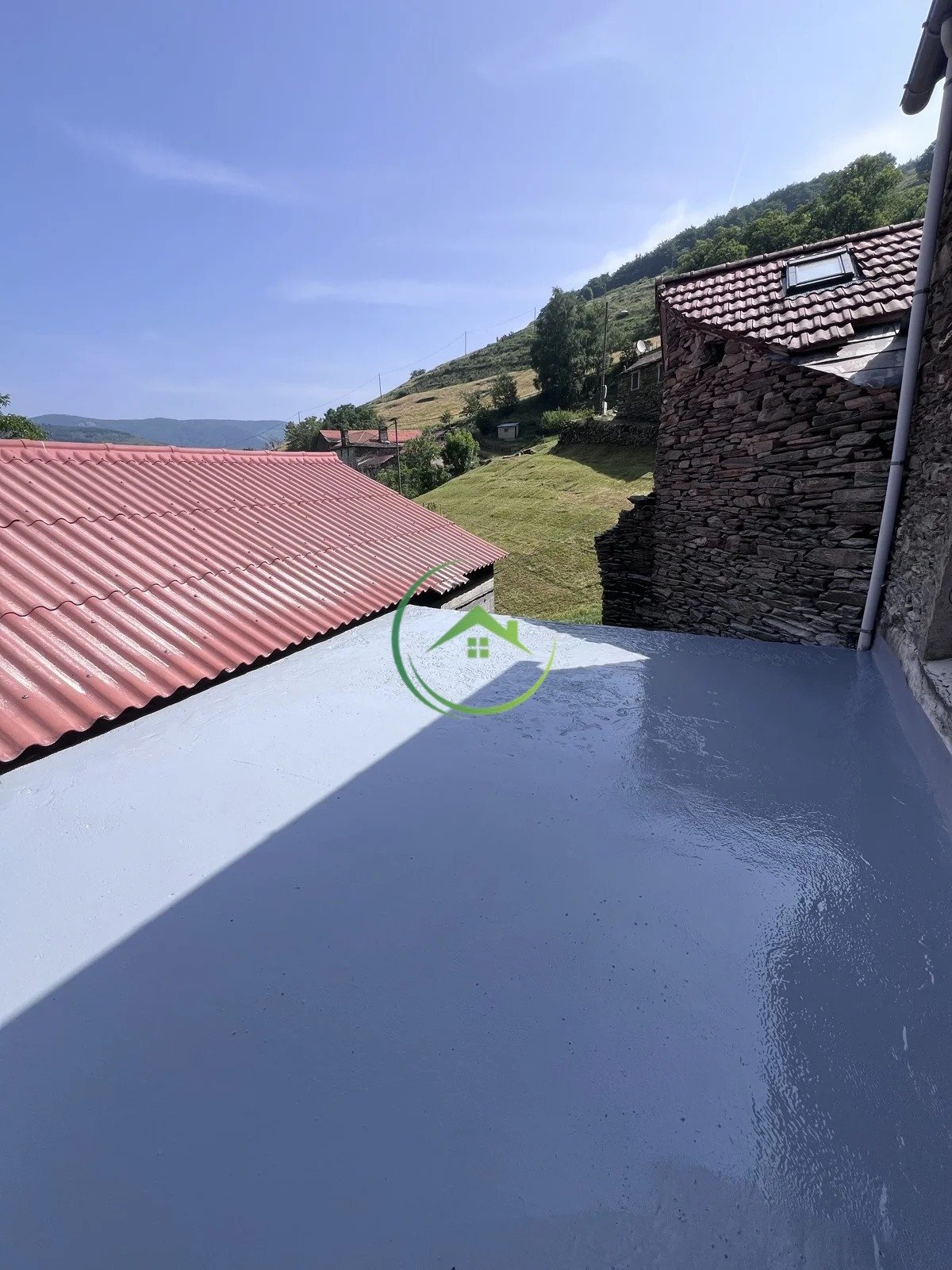 Étanchéité liquide d&rsquo;une toiture de bergerie